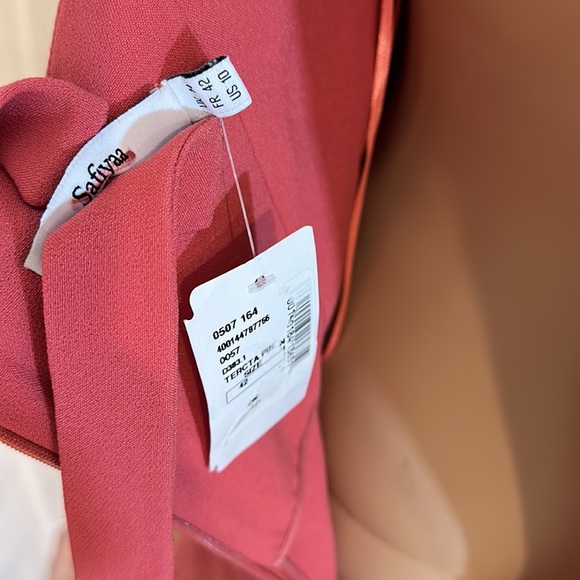 Safiyaa Carpianne Cape Dress - Picture 15 of 15